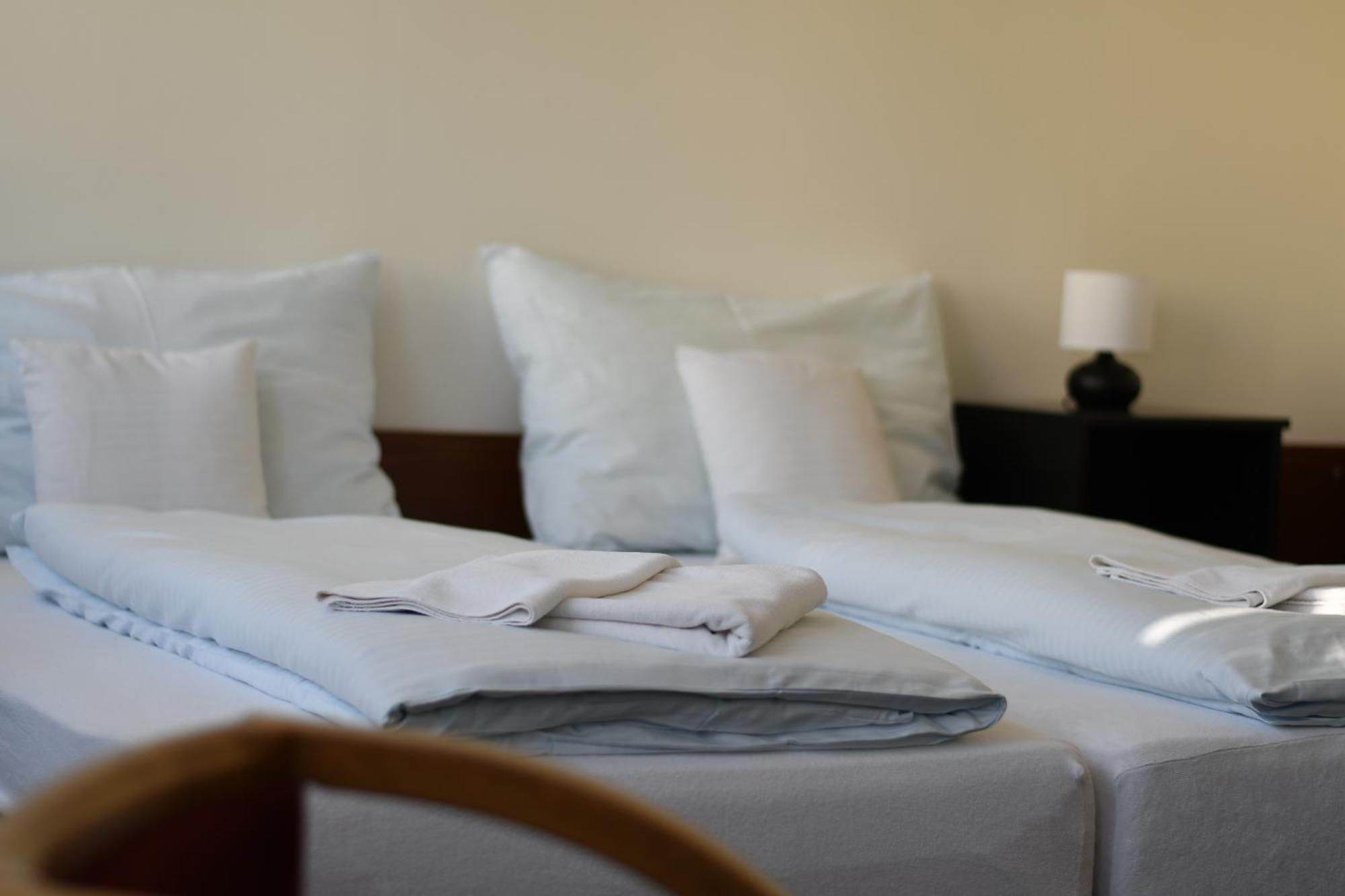 Hotel Dobruška Eksteriør billede