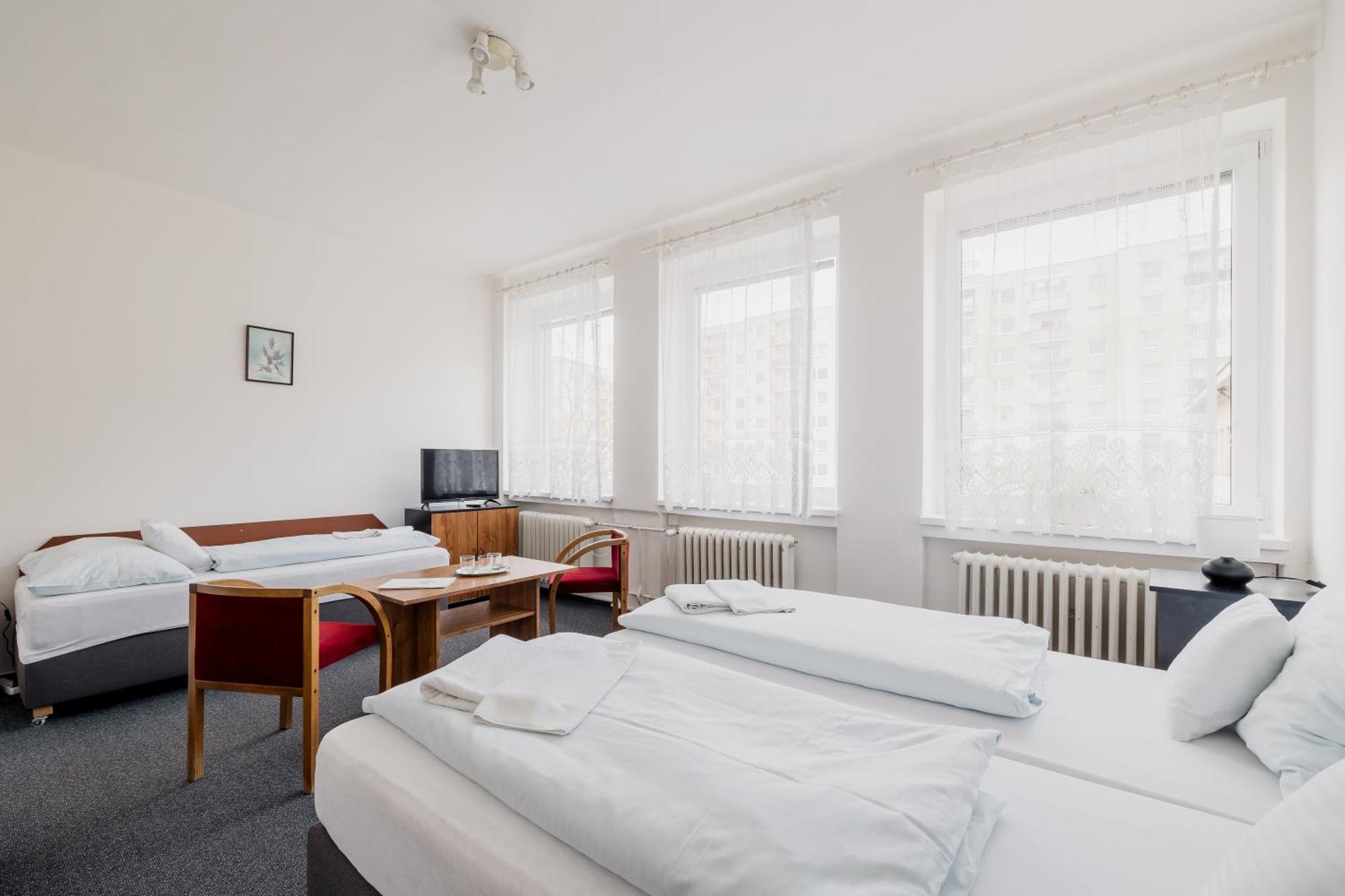 Hotel Dobruška Eksteriør billede