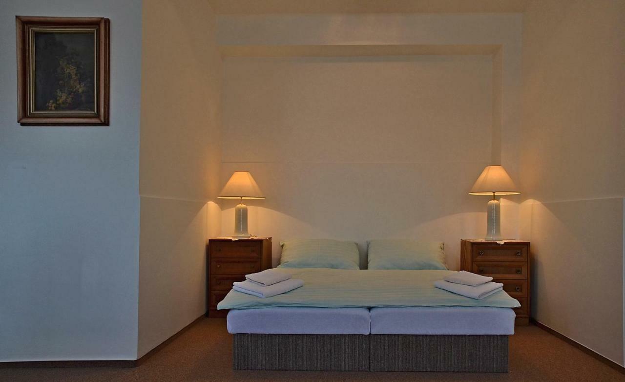 Hotel Dobruška Eksteriør billede